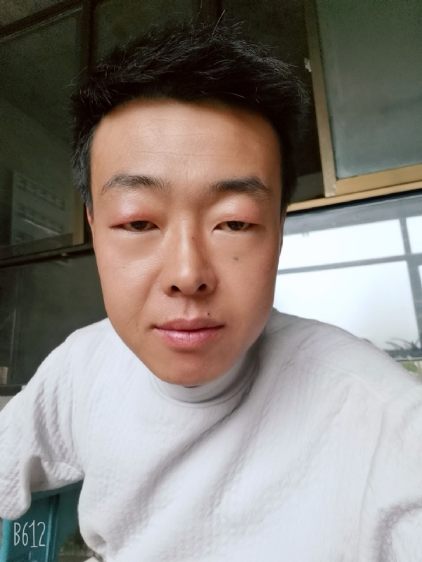 缺爱80后的第一张照片--淮安相亲服务中心