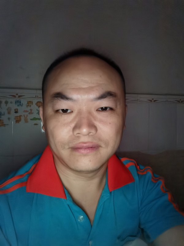 与子携老的第二张照片--淮安相亲服务中心