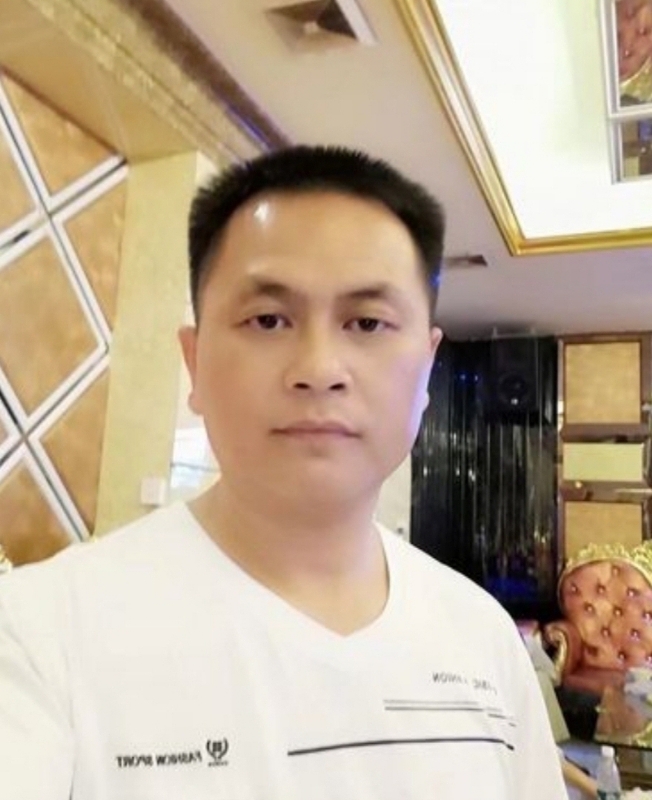 小梁的第一张照片--淮安相亲服务中心