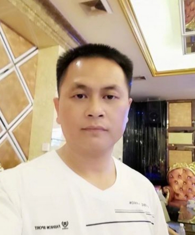 小梁的第二张照片--淮安相亲服务中心