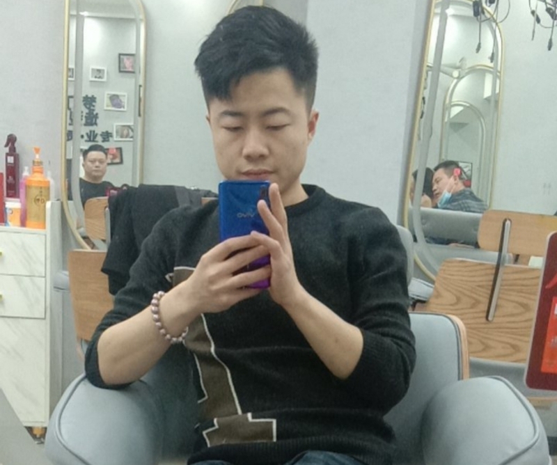 无法自拔的第一张照片--淮安相亲服务中心