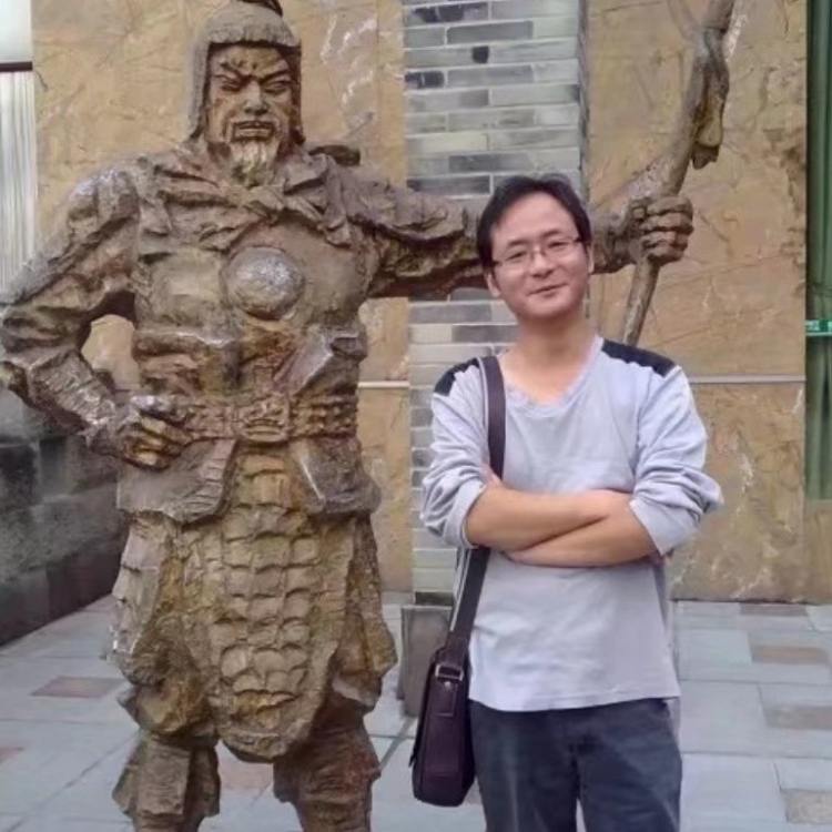 孤狼的第三张照片--淮安相亲服务中心