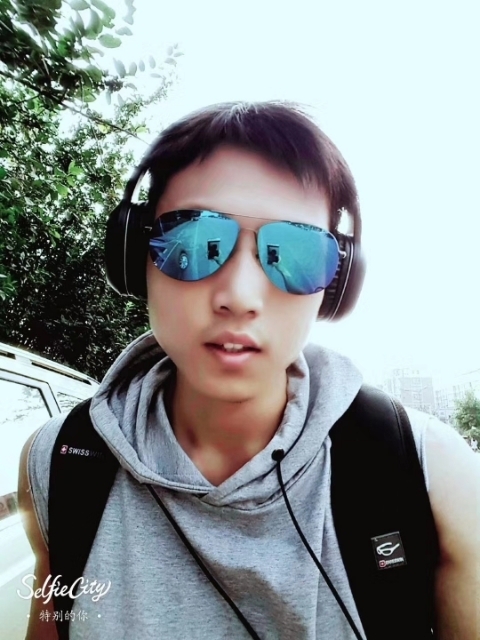 失意的人的第一张照片--淮安相亲服务中心