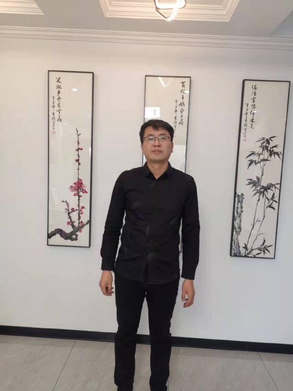 情义比天高的第一张照片--淮安相亲服务中心