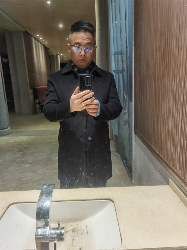 孤独尘埃的第一张照片--淮安相亲服务中心