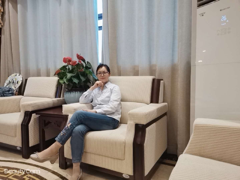 秋水伊人的第一张照片--淮安相亲服务中心