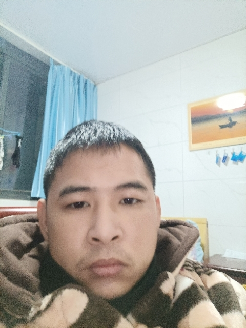 寂寞的第二张照片--淮安相亲服务中心