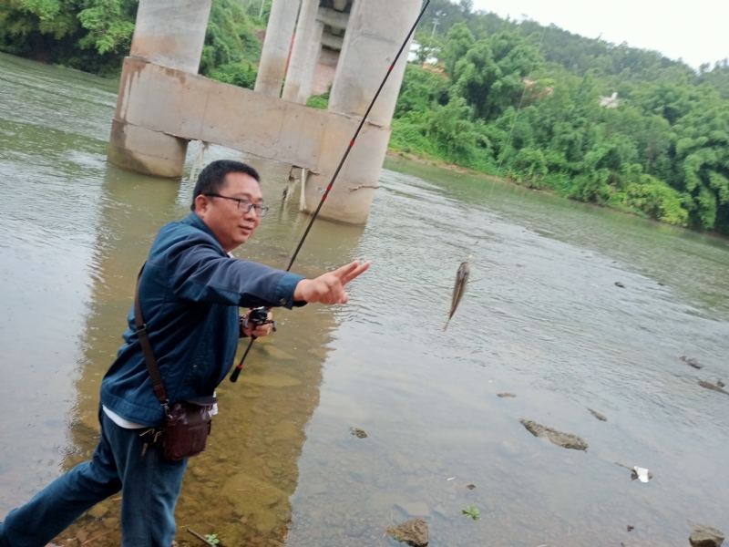 峰的第二张照片--淮安相亲服务中心