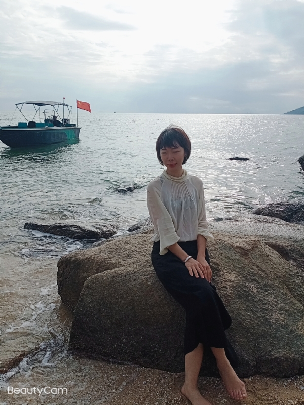 悠悠南山下的第二张照片--淮安相亲服务中心