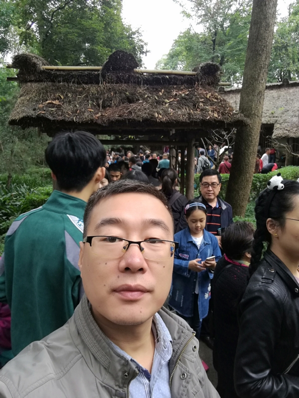 撑起一片天的第一张照片--淮安相亲服务中心