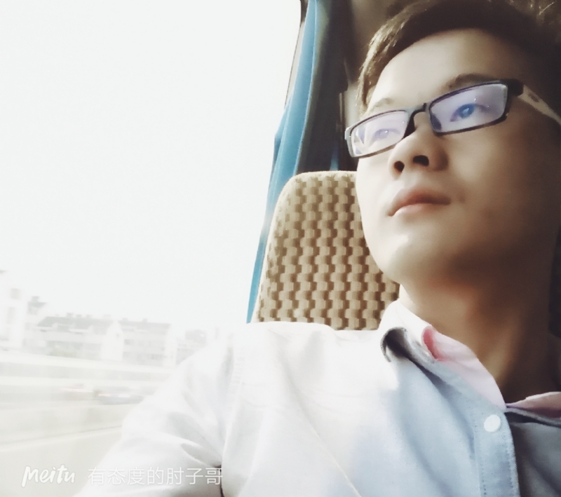 尹骏的第三张照片--淮安相亲服务中心