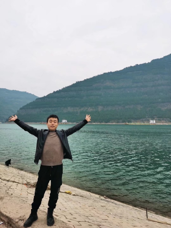 寂寞的风的第一张照片--淮安相亲服务中心