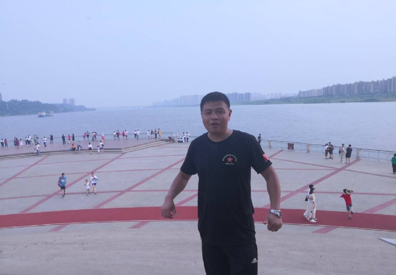 曾经心疼的我的第一张照片--淮安相亲服务中心