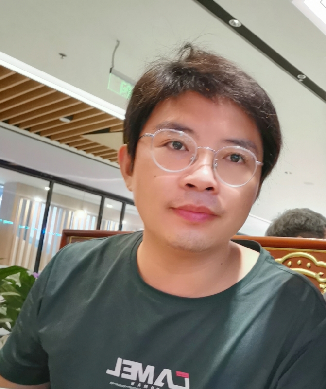 陆迅的第三张照片--淮安相亲服务中心