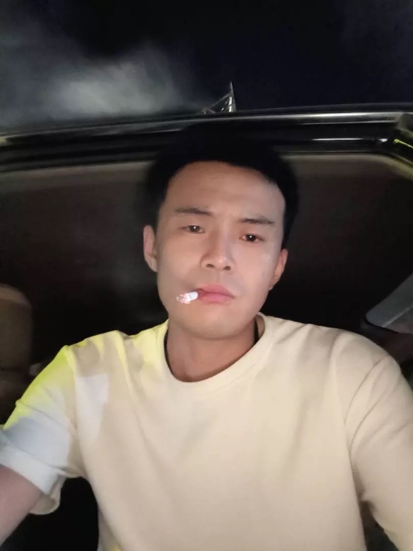 爱睡觉的土拨鼠的第一张照片--淮安相亲服务中心