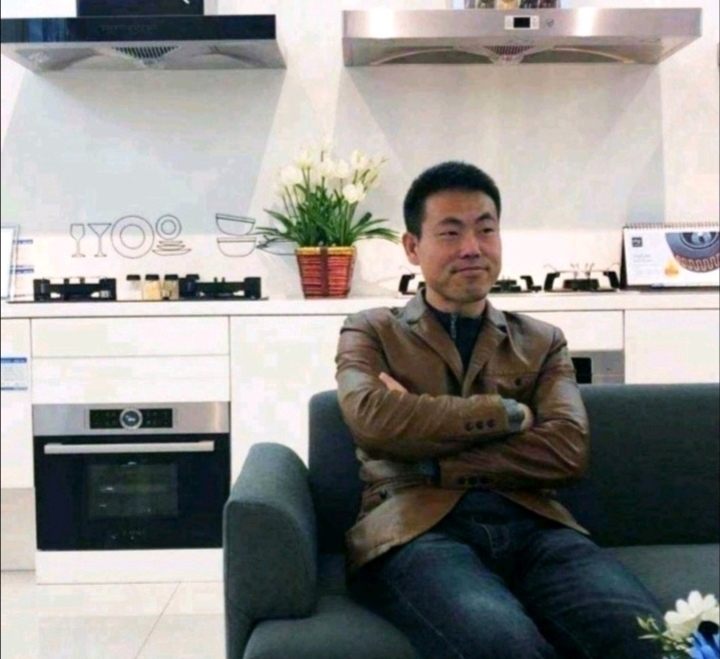 奋斗的执着的第一张照片--淮安相亲服务中心