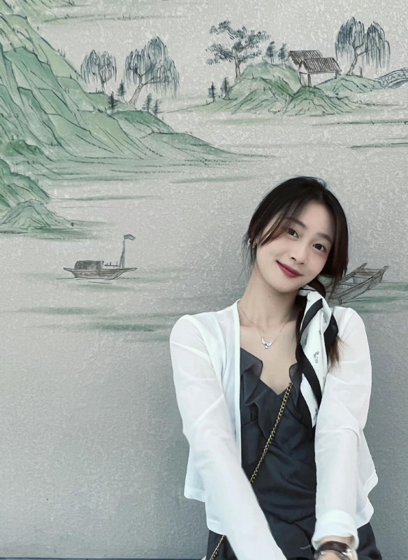 小趴菜的第一张照片--淮安相亲服务中心