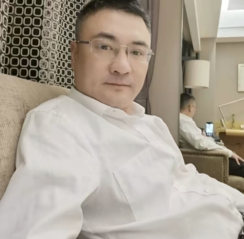 追逐的第二张照片--淮安相亲服务中心