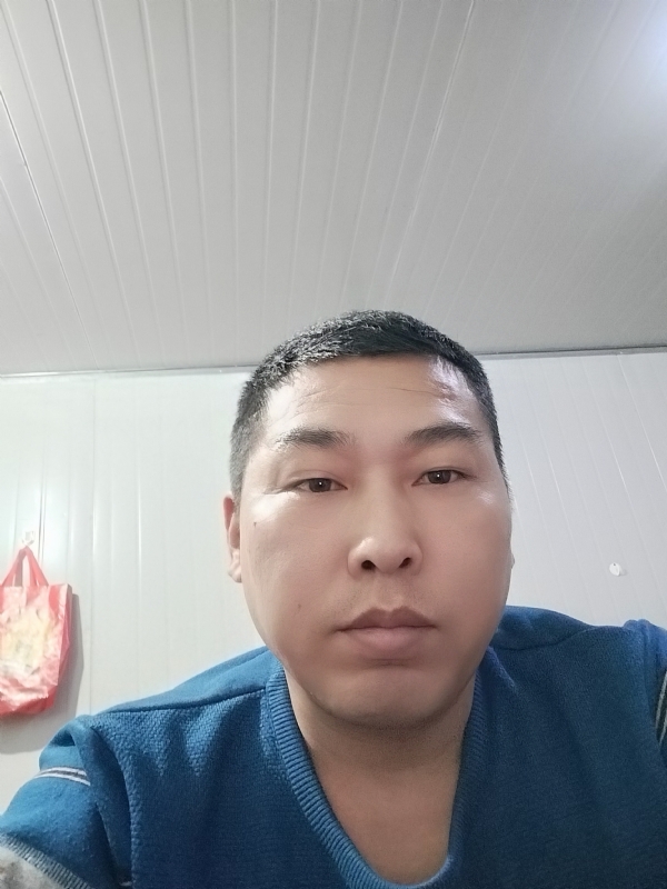 开着拖拉机去兜风的第一张照片--淮安相亲服务中心