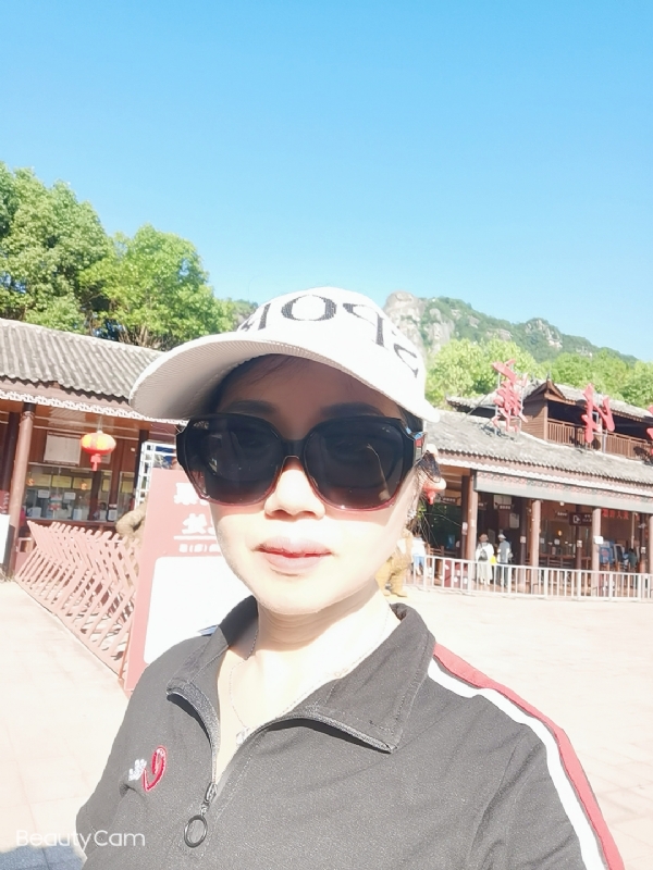 山百合的第一张照片--淮安相亲服务中心