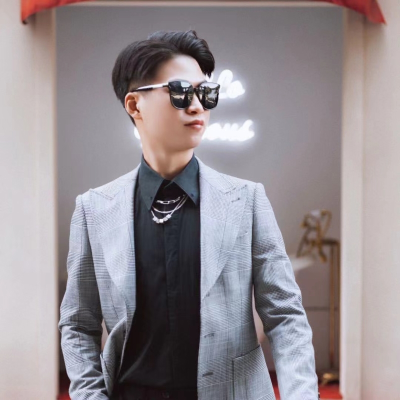 苟逸飞48的第一张照片--淮安相亲服务中心