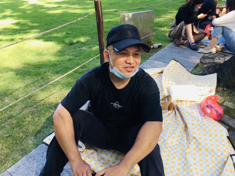 好大一颗石头的第一张照片--淮安相亲服务中心