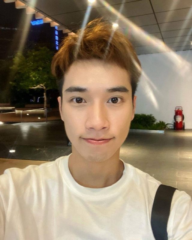 油菜花的第一张照片--淮安相亲服务中心