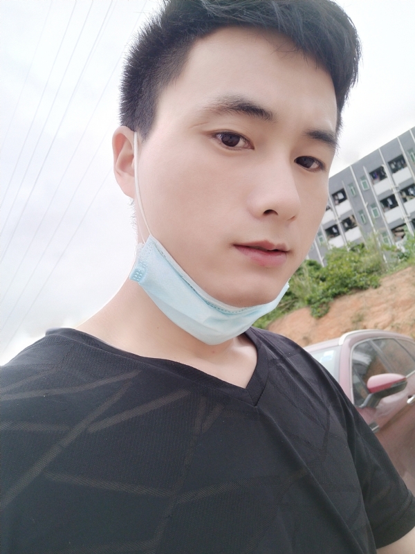 何凡的第二张照片--淮安相亲服务中心