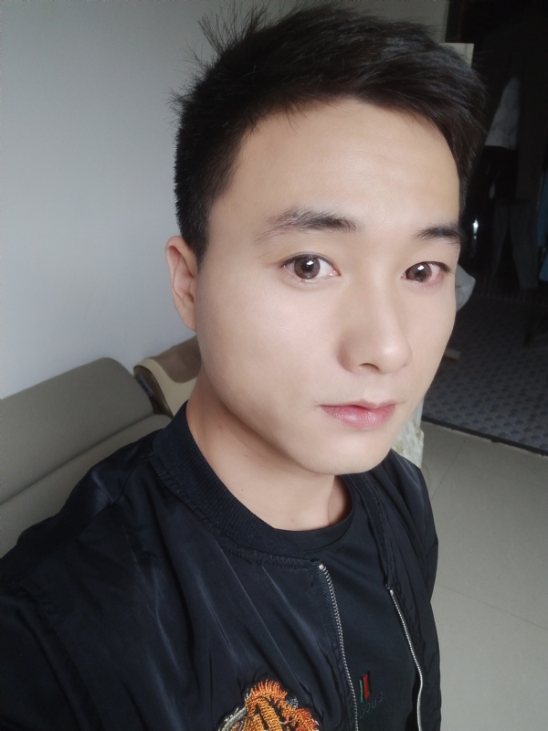 何凡的第三张照片--淮安相亲服务中心