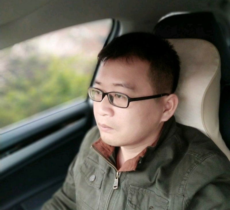 海风吹动你的心的第二张照片--淮安相亲服务中心