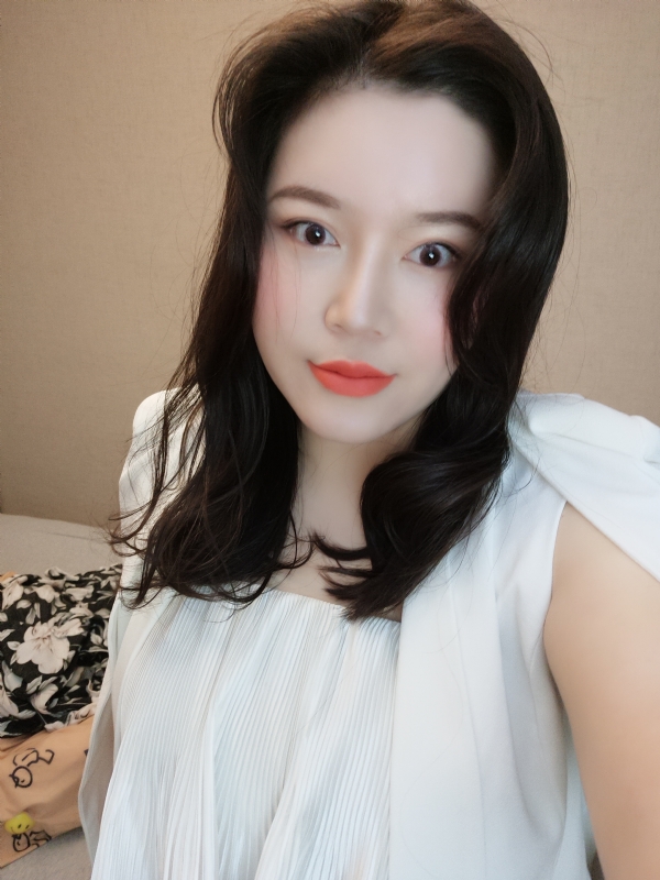 璐璐的第一张照片--淮安相亲服务中心