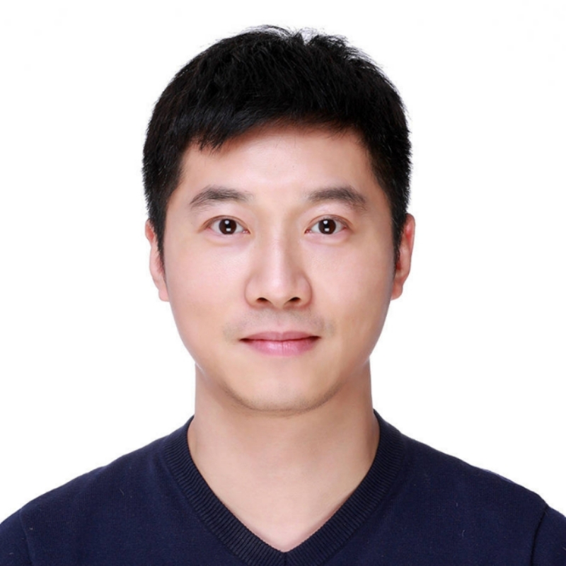 大手牵小手的第一张照片--淮安相亲服务中心