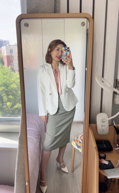 丽波的第三张照片--淮安相亲服务中心