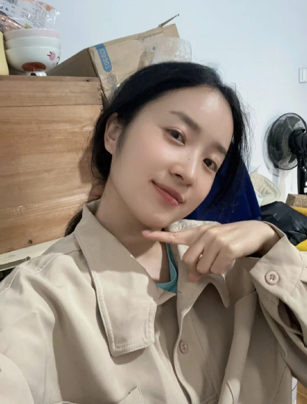 多喝热水的第二张照片--淮安相亲服务中心