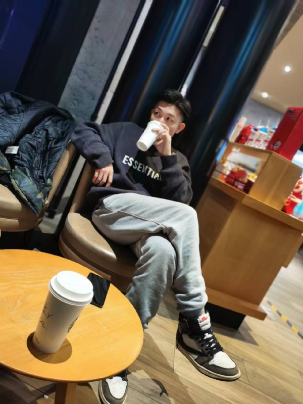 LAZY的第一张照片--淮安相亲服务中心