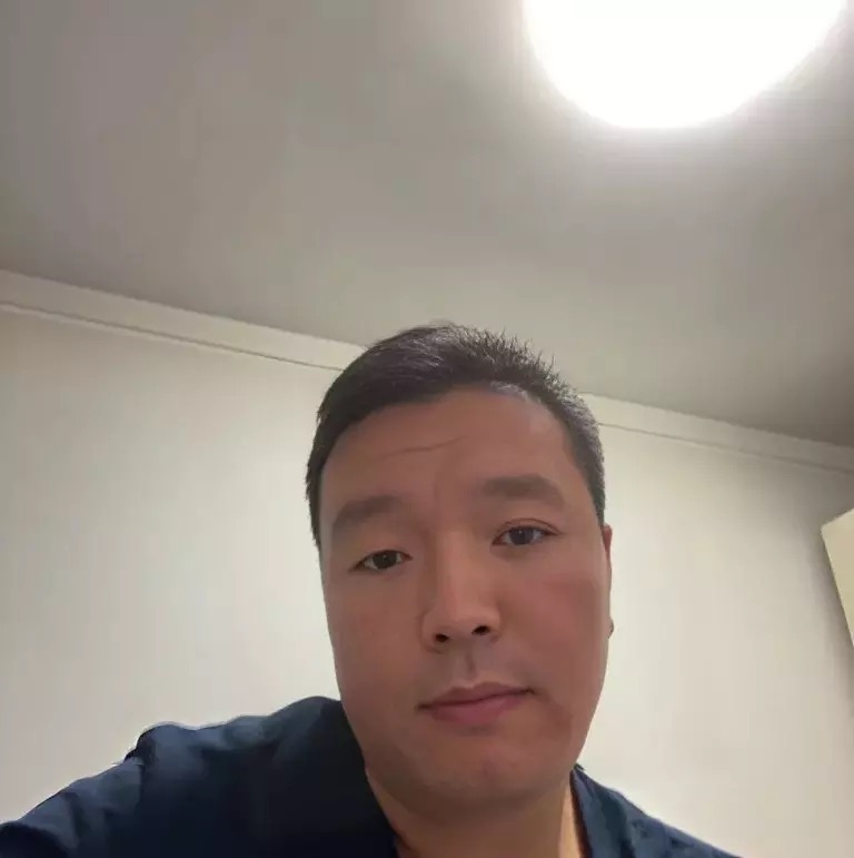 穿唐装的松鼠的第一张照片--淮安相亲服务中心