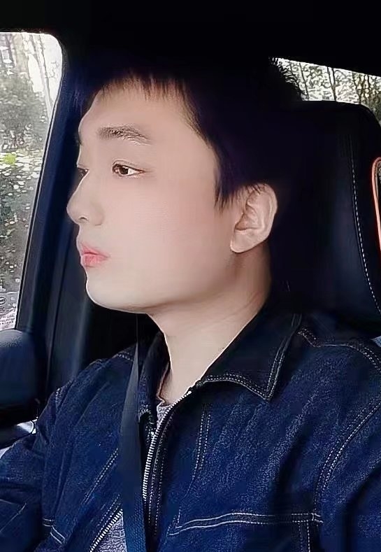 凉锦年的第一张照片--淮安相亲服务中心