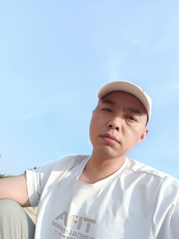 哥哥的第一张照片--淮安相亲服务中心