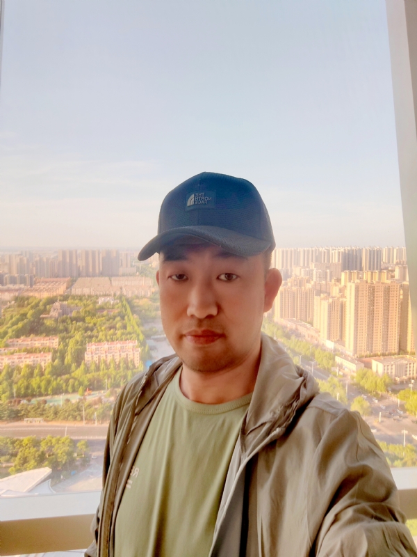 勇攀高峰的第二张照片--淮安相亲服务中心