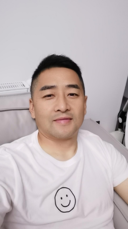 向阳而生的第一张照片--淮安相亲服务中心