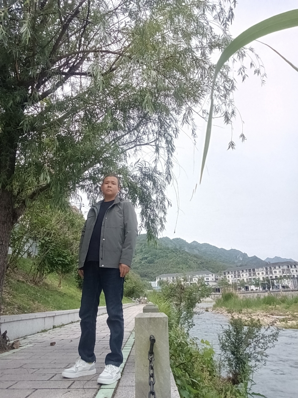 飞雪飘零的第一张照片--淮安相亲服务中心