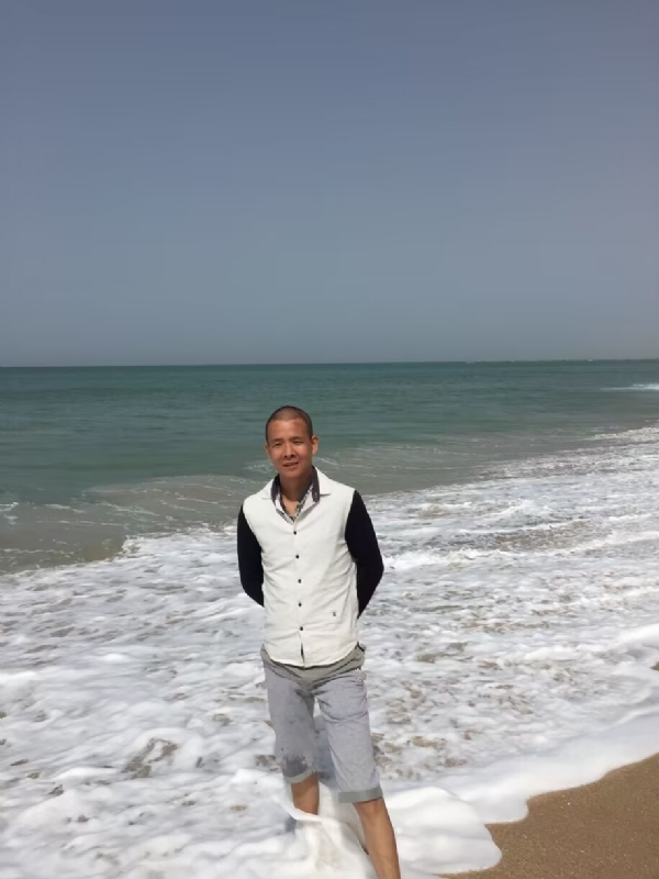 飞雪飘零的第二张照片--淮安相亲服务中心