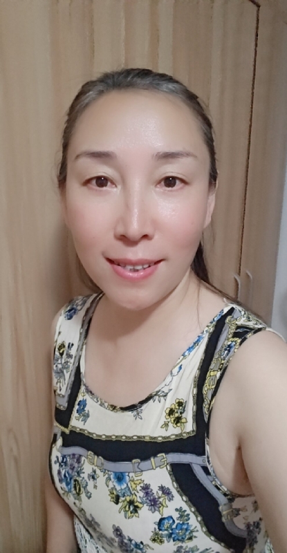 晓琴的第二张照片--淮安相亲服务中心