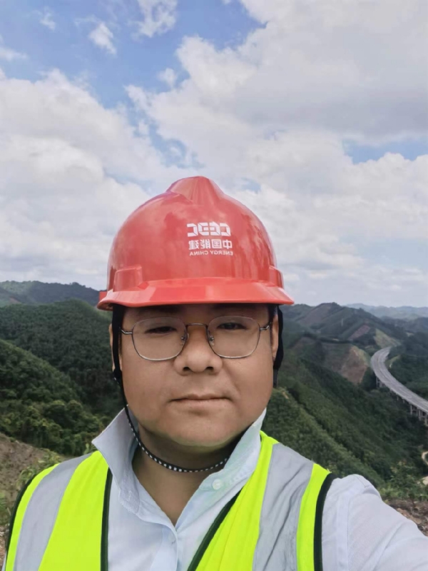 冰城小土匪的第一张照片--淮安相亲服务中心