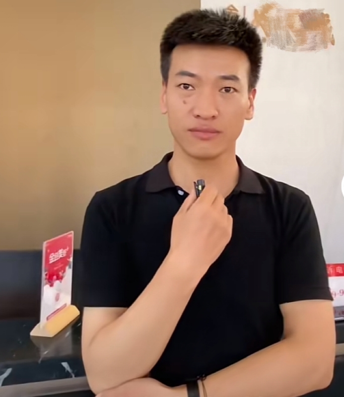 一杯梁白开的第一张照片--淮安相亲服务中心