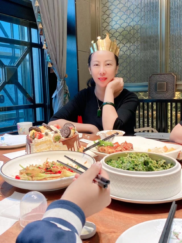 红红的第二张照片--淮安相亲服务中心