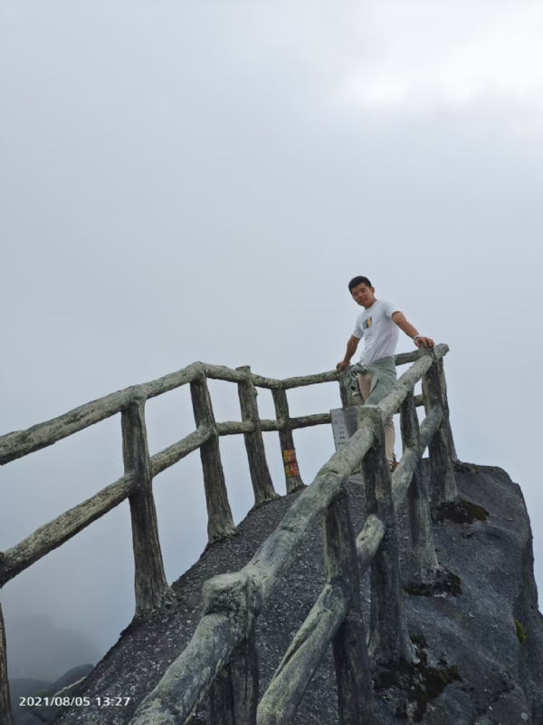 灰色轨迹的第一张照片--淮安相亲服务中心