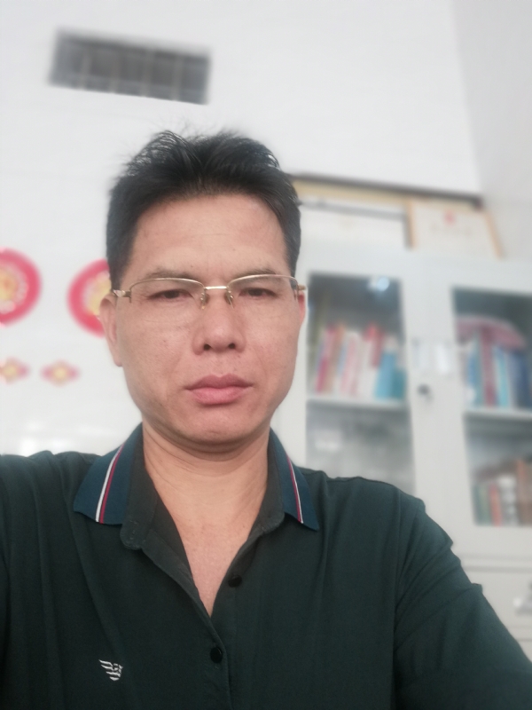 后视镜的第二张照片--淮安相亲服务中心