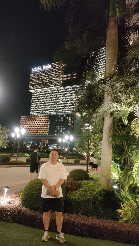 熟悉的身影的第一张照片--淮安相亲服务中心