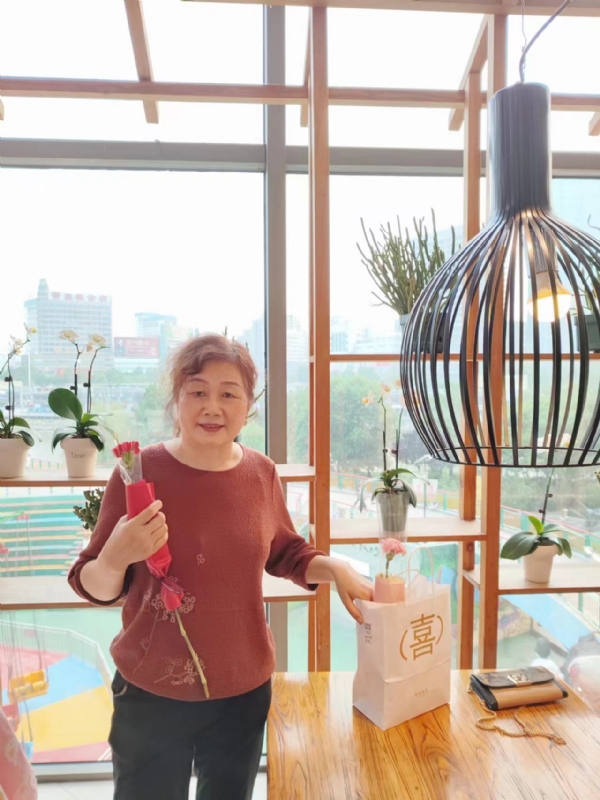 静香的第一张照片--淮安相亲服务中心